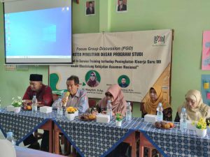 Dosen PGMI Mengadakan Pelatihan Model In- Service Training di MI Se-Kabupaten Cirebon