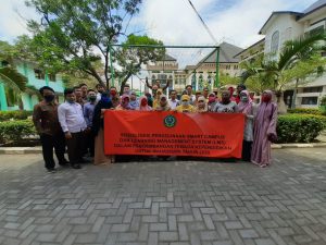 Sosialisasi Tentang Penggunaan Smart Campus dan Learning Management System (LMS) dalam Pengembangan Tenaga Kependidikan untuk Mahasiswa
