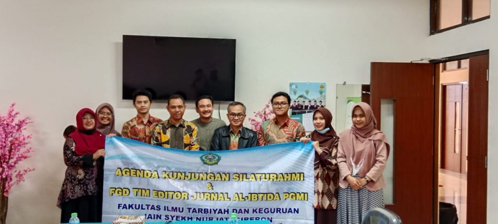 Benchmarking Tim Jurnal dan Publikasi PGMI IAIN Cirebon Ke UIN Bandung