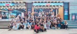 KREATIF. Dosen PGMI IAIN Cirebon ajak Mahasiswa Nonton Bareng Film Budi Pekerti Di Bioskop untuk Tugas Resensi Film